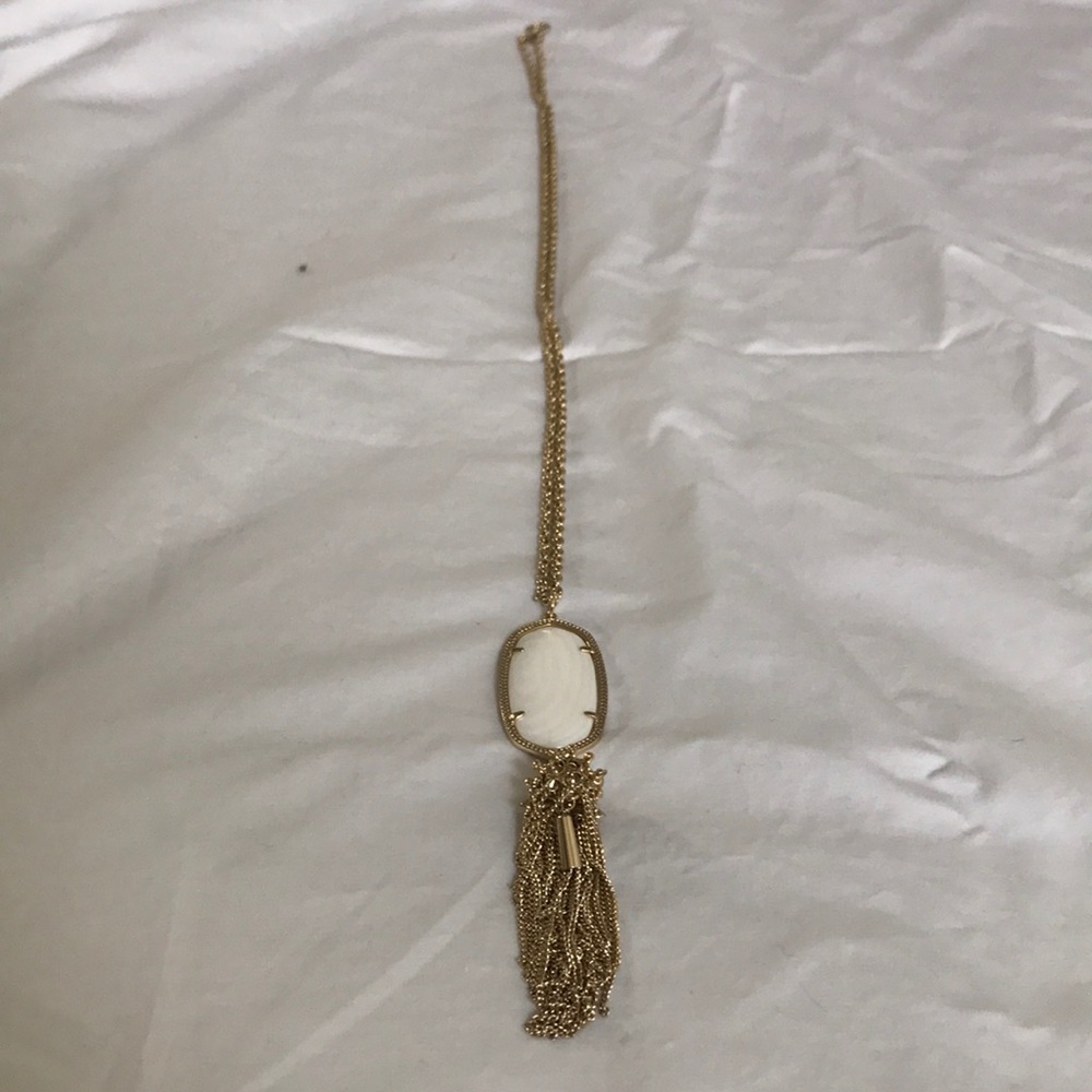 Gold kendra scott necklace